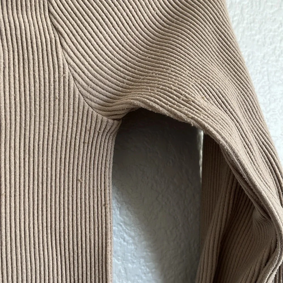 PrettyLittleThing Taupe Long Sleeve Zip Up Top - Picture 5 of 8